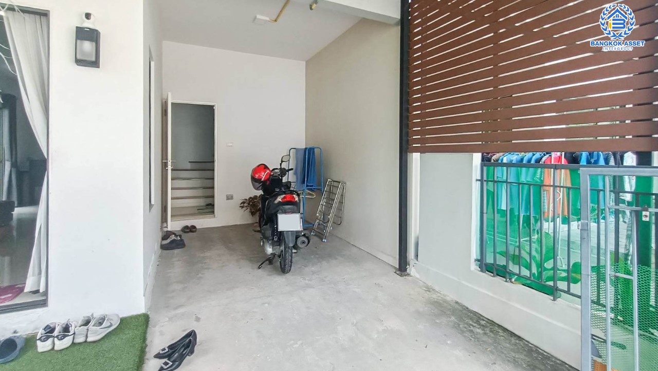 *****ทาวน์เฮ้าส์มือสอง ม.โมดิวิลล่า เพชรเกษม69 หลังมุม เนื้อที่ 24.4 ตร.ว. 3 ห้องนอน 2 ห้องน้ำ 1 ที่จอดรถ ต่อเติมเต็มพร้อมอยู่ บนทำเลเชื่อมต่อทุกการเดินทาง ถนนเพชรเกษม, ถนนพุทธมณฑลสาย3, ถนนบางบอน ใกล้เดอะมอล์ บางแค